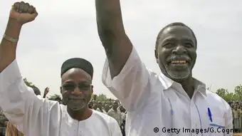 Saleh Kebzabo et Ngarlejy Yorongar accusent chacun Idriss Déby d'avoir volé leur victoire à la présidentielle