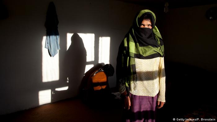 Afghanistan: Eine 17-jährige Zwangsverheirate im Frauenhaus in Bamiyan