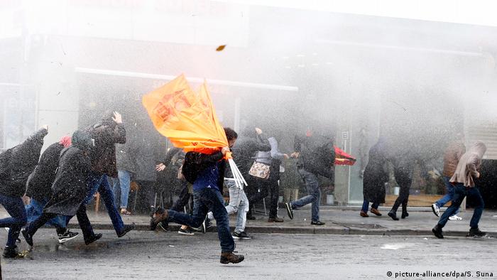 Демонстрация курдов в Стамбуле