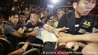 
China Tausende demonstrieren in Hongkong gegen Einmischung aus Peking