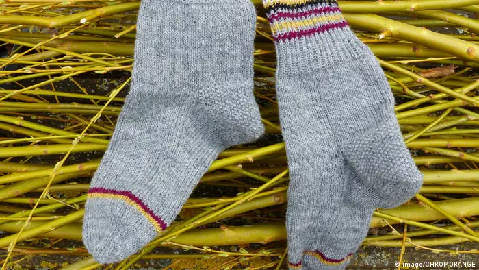Wool socks (imago/CHROMORANGE)