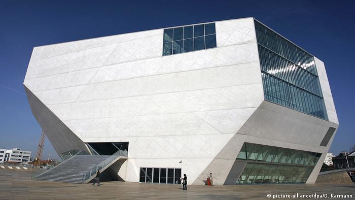 Konzerthäuser Portugal - Konzerthaus in Porto (picture-alliance/dpa/D. Karmann)