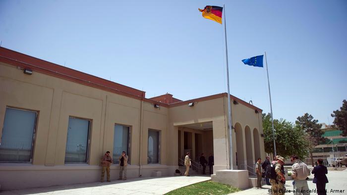 Afghanistan deutsches Generalkonsulat in Masar-i-Scharif (picture-alliance/dpa/N. Armer)