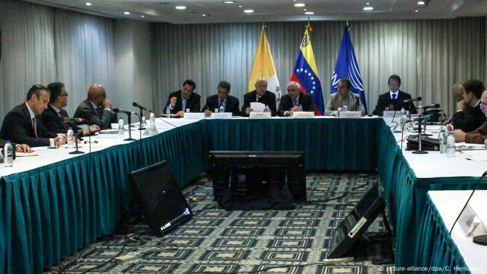 Venezuela Treffen Regierung und Opposition (picture-alliance/dpa/C. Hernandez)