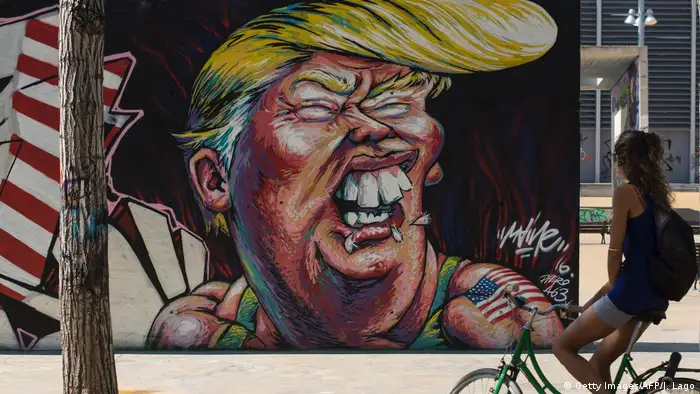 Spanien Karikatur von Donald Trump in Barcelona (Getty Images/AFP/J. Lago)