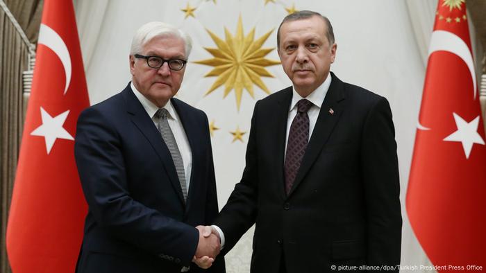 Türkei Frank-Walter Steinmeier und Recep Tayyip Erdogan in Ankara (picture-alliance/dpa/Turkish President Press Office)
