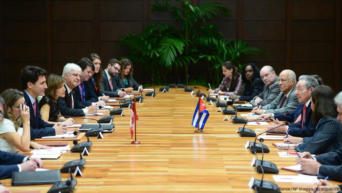 Kuba Justin Trudeau trifft Raul Castro (picture-alliance/AP Images/S. Kilpatrick)