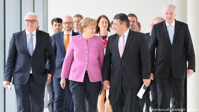 Deutschland Steinmeier mit Parteichefs der Großen Koalition