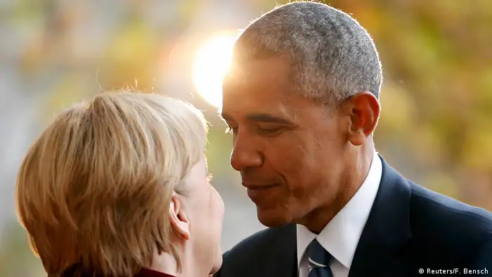 Deutschland | US-Präsident Obama wird von Bundeskanzlerin Merkel in Empfang genommen (Reuters/F. Bensch)