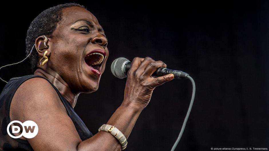 Soul Singer Sharon Jones Dead At 60 Dw 11192016 9046