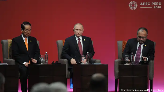 James Soong Wladimir Putin und Peter O'Neill auf dem APEC Gipfel Peru