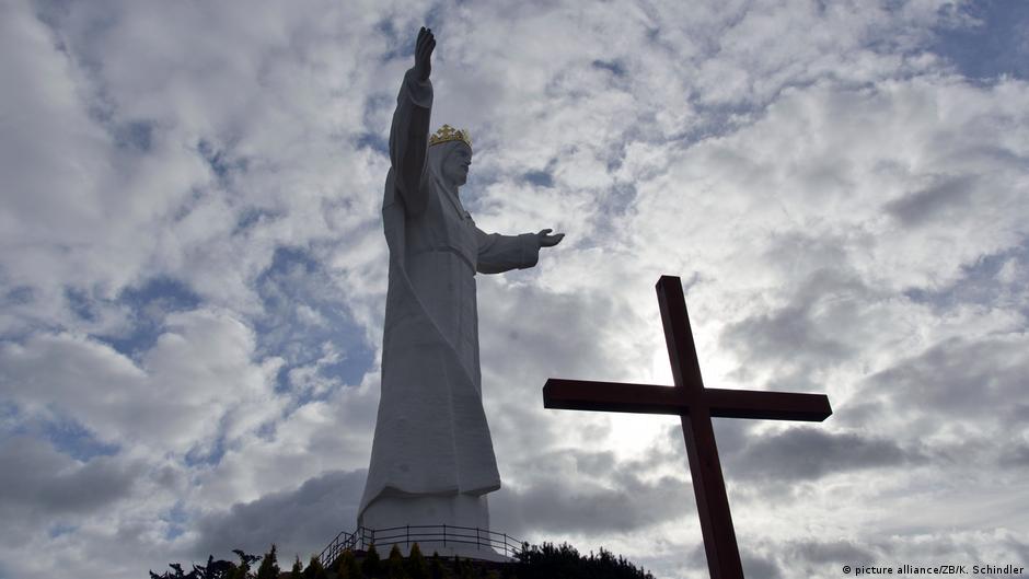 Of popes and politicians