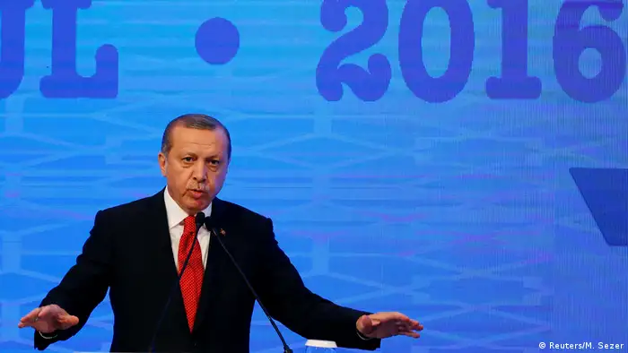 Türkei Rede Erdogan bei der Sitzung der Parlamentarischen Versammlung der NATO in Istanbul (Reuters/M. Sezer)