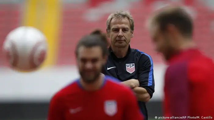 Jürgen Klinsmann Trainer USA (picture-alliance/AP Photo/M. Castillo)