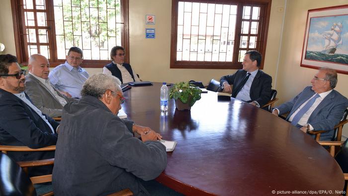 Kolumbien Treffen Regierung und FARC in Bogotá (picture-alliance/dpa/EPA/O. Nieto)
