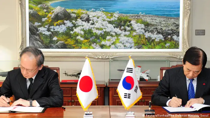Südkorea und Japan unterzeichnen Militärabkommen zu Nordkorea (Reuters/Yonhap/The Defense Ministry Seoul)
