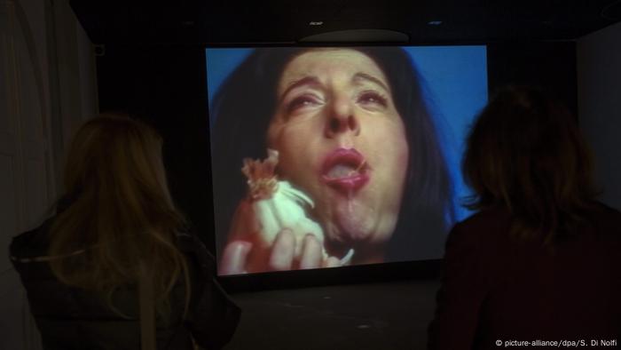 Marina Abramovich: video performance The onion