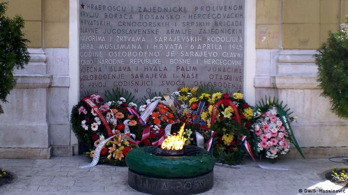 Denkmal in Sarajevo zum  25. November „Tag der Staatlichkeit“