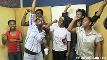 Rádio é balão de oxigénio para atores moçambicanos em ano de crise