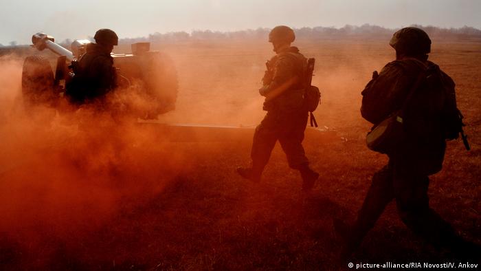 Russland Militärübung (photo-alliance / RIA Novosti / V. Ankov)