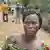Ostkongo Kämpfe Masika Bahondira auf der Flucht mit ihren drei Kindern