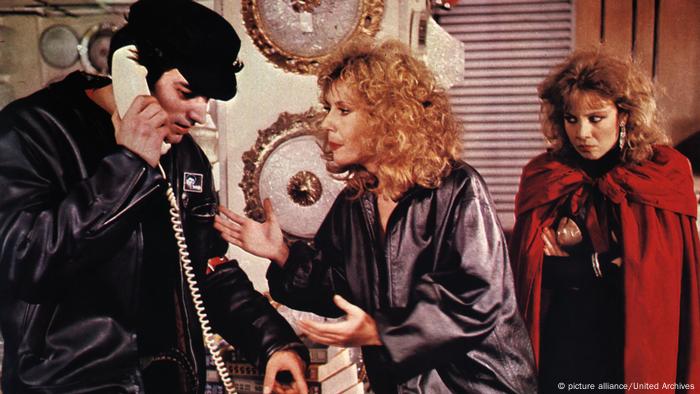 Filmstill Pedro Almodovar Labyrinth der Leidenschaften von 1982 (picture alliance/United Archives)