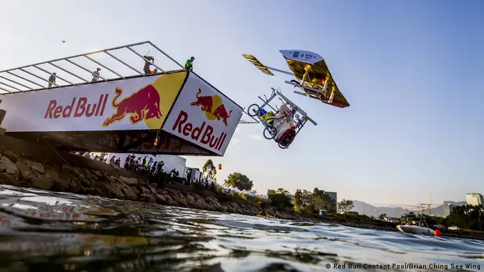 Red Bull Flugtag 2016 Hongkong (Red Bull Content Pool/Brian Ching See Wing)