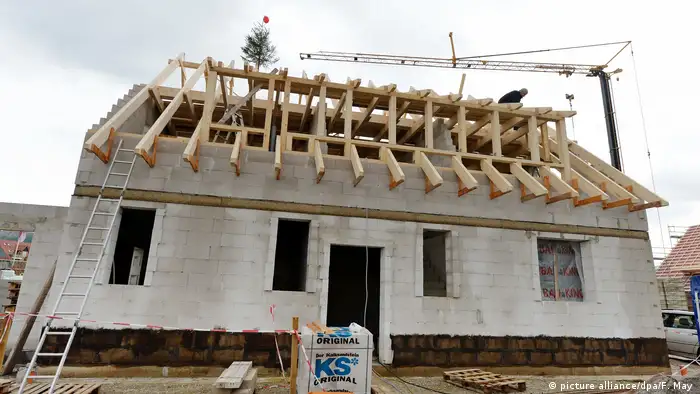 Deutschland Hendricks will Familien beim Bauen mit bis zu 20000 Euro helfen