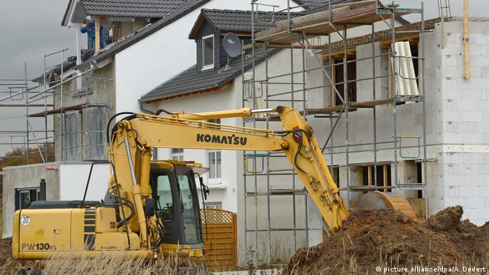 Дефицит кадров в сфере строительства