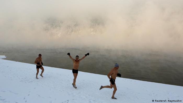 Russland Eisschwimmer (Reuters/I. Naymushin)