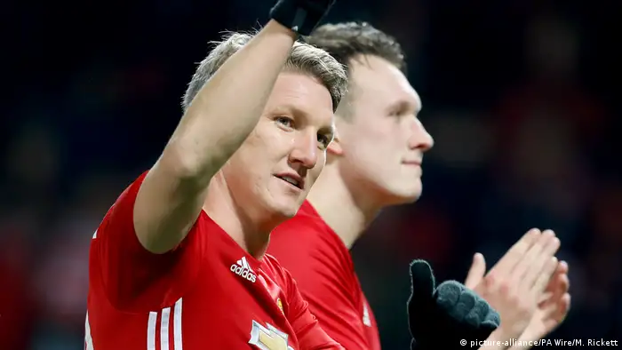 Fussball EFL Cup Manchester United Bastian Schweinsteiger (picture-alliance/PA Wire/M. Rickett)