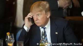 Donald Trump telefoniert