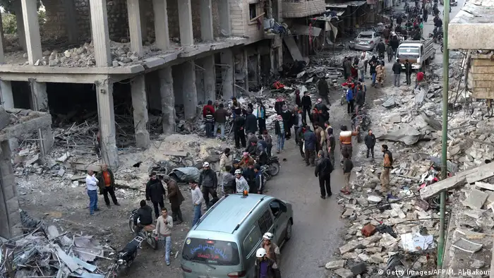 Syrien Bürgerkrieg Luftangriffe in Idlib (Getty Images/AFP/M. Al-Bakour)