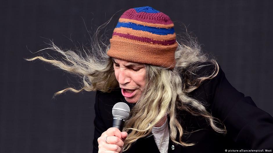 Patti Smith: Poet with a punk heart turns 75 | Music | DW - Vimarsana News
