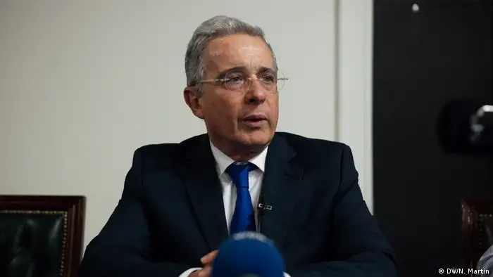 La Corte Suprema de Justicia solicitó determinar si el expresidente Álvaro Uribe debe ser investigado por espionaje durante su Gobierno (2002-2010). La Corte hizo pedido tras condenar a exdirector del servicio secreto. 11.09.2017