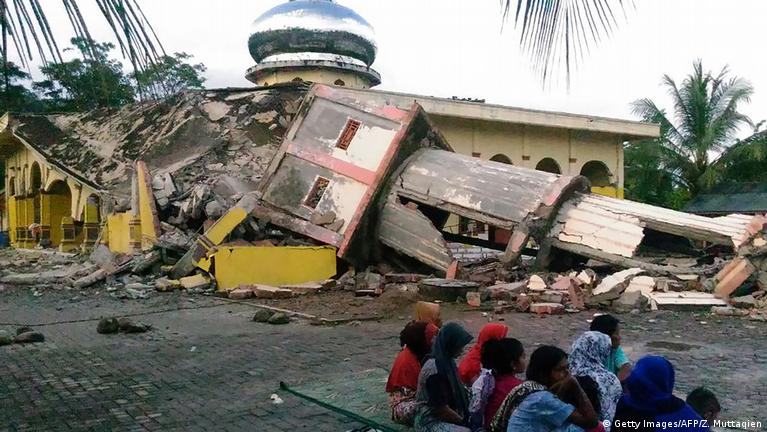 Deadly Earthquake Hits Indonesia S Aceh Province Dw 12 07 2016