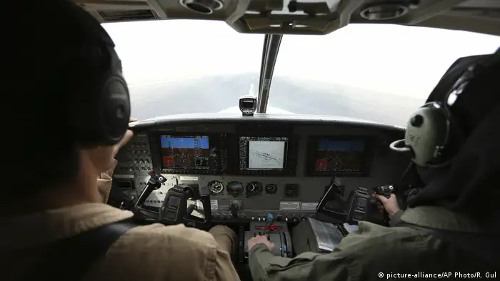 Afghanistan Pilotin Safia Ferozi (picture-alliance/AP Photo/R. Gul)