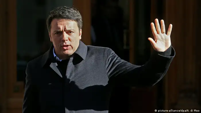 Italian Premier Matteo Renzi winkt zum Abschied