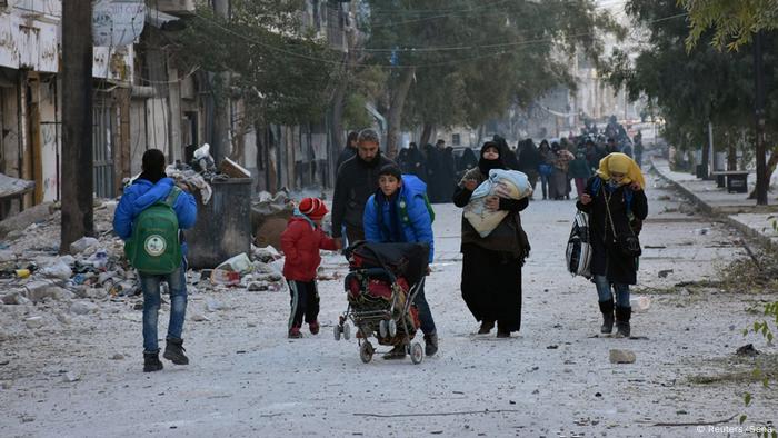 Syrien Flüchtende aus dem östlichen Aleppo (Reuters/Sana)