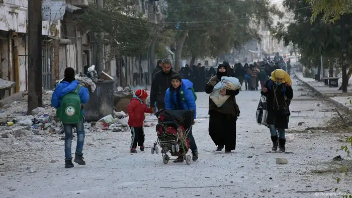 Syrien Flüchtende aus dem östlichen Aleppo (Reuters/Sana)