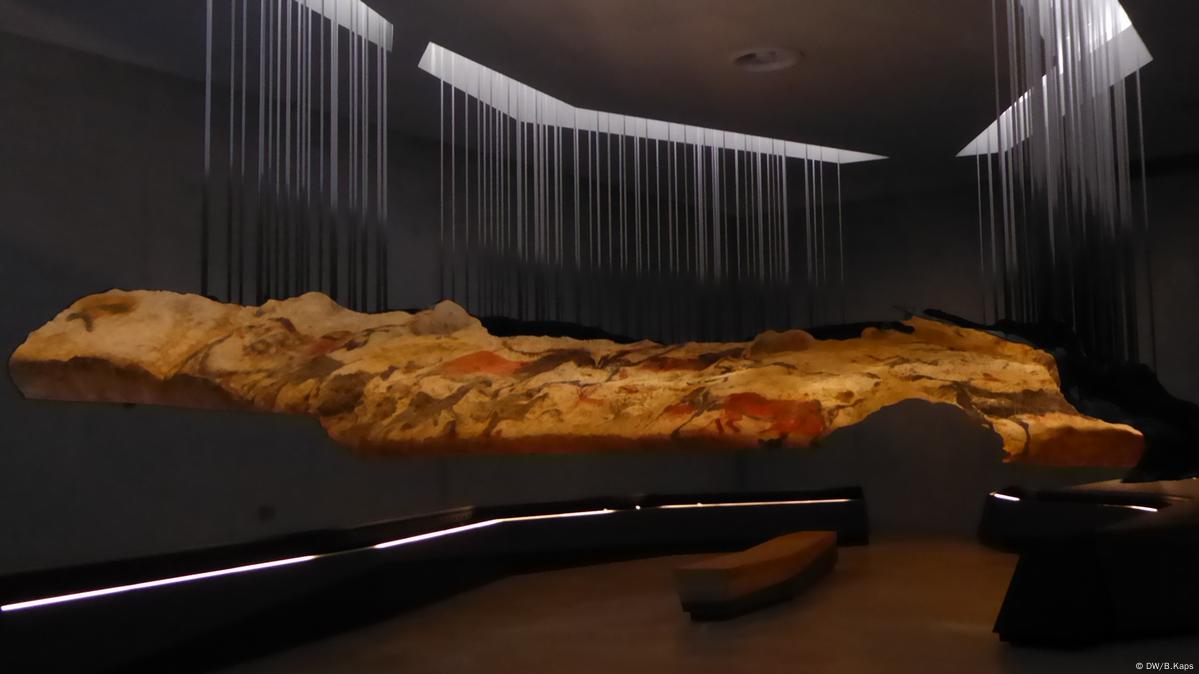 Lascaux IV Prehistoric Cave Replica DW 12 15 2016   36711428 605 