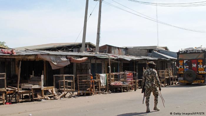 Nigeria Zwei Mädchen üben Selbstmordanschlag in Maiduguri aus