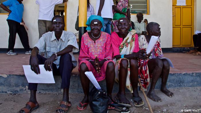 Kakuma Flüchtlingslager- Patienten der Augenklinik (DW/R. Klein)