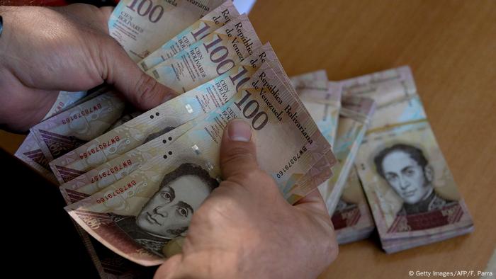 Venezuela Bolivar Geldscheine (Getty Images/AFP/F. Parra)