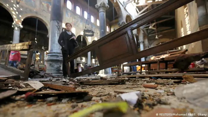 Ägypten Schäden nach der Explosion in der Coptic Kirche in Kairo (REUTERS/Mohamed Abd/E. Ghany)