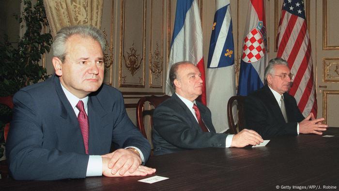  Milošević, Izetbegović i Tuđman u Parizu 1995., na potpisivanju Daytonskog mirovnog ugovora