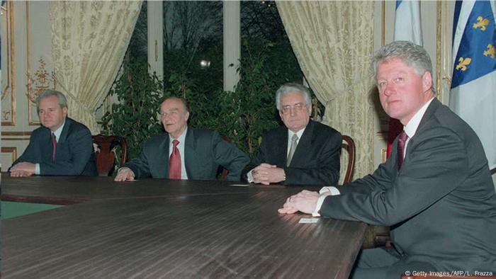 Frankreich Clinton mit Milosevic Tudjman und Izetbegovic in Paris (Getty Images/AFP/L. Frazza)