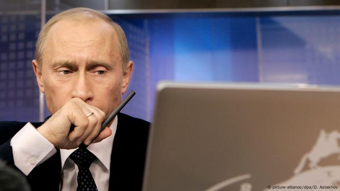 Според Путиновите политолози политологията е наука за завземането, употребяването, съхранението и усилването на властта. Тази концепция за света съвършено се отличава от онази, в която живеем - европейската. Според Путиновите политолози политологията е наука за завземането, употребяването, съхранението и усилването на властта. Тази концепция за света съвършено се отличава от онази, в която живеем - европейската.