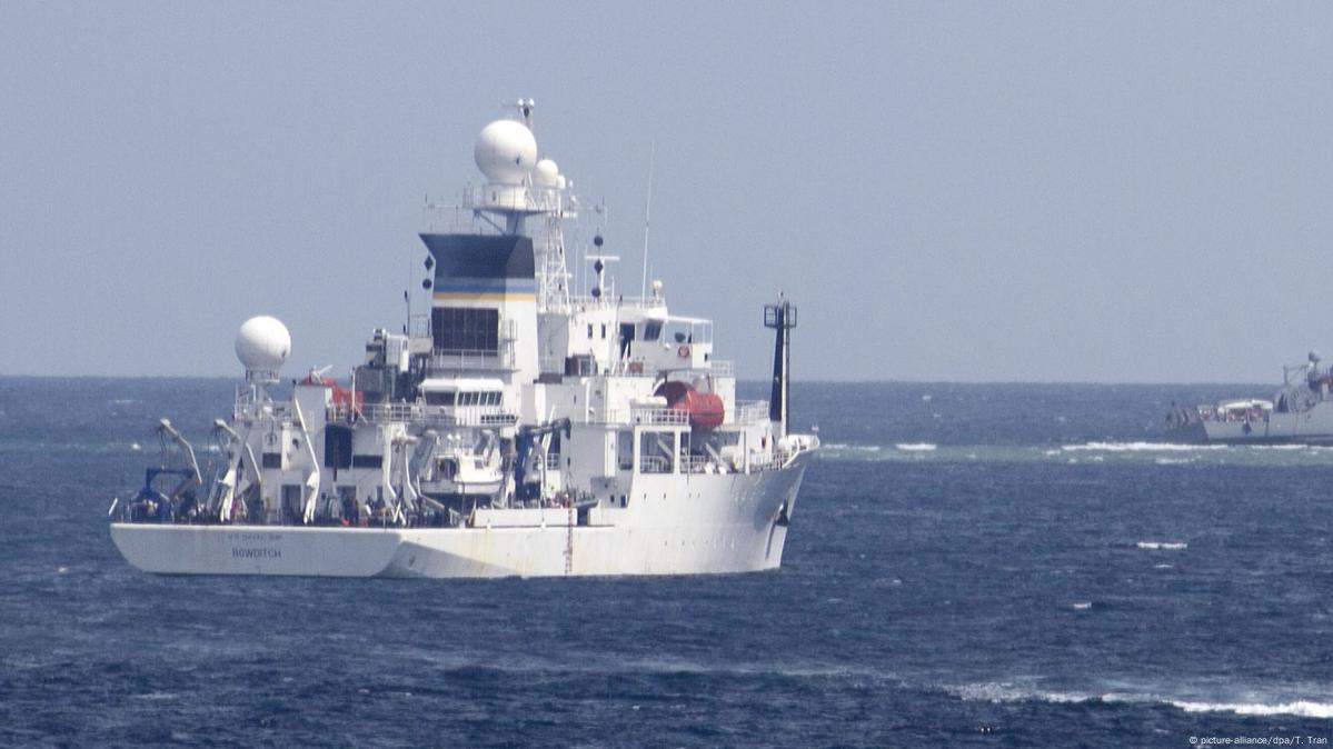 US says Navy underwater drone stolen by Chinese warship