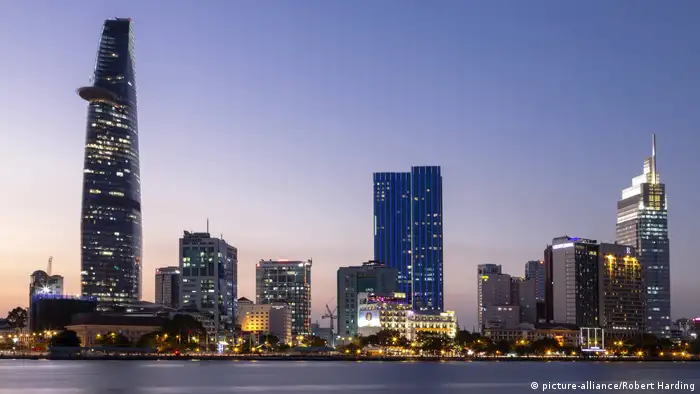 Vietnam Skyline von Ho Chi Minh Stadt (picture-alliance/Robert Harding)